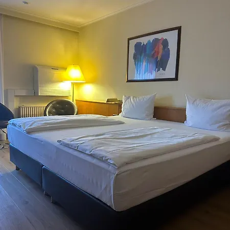 Michel Kaiserhof 4* ランツフート