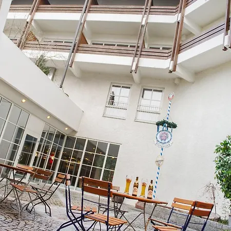 Roomingtons Kaiserhof Hotel